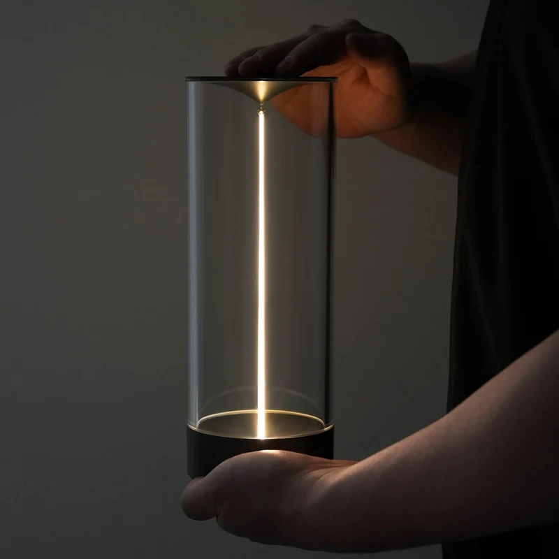 Skanto | GlowBright | Tragbare LED-Lampe mit kabellosem Design