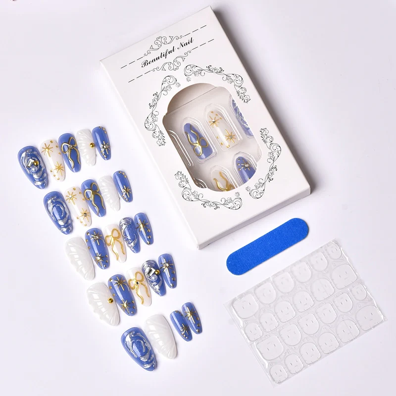 Luxuriöses dekoratives Press-On-Nagelset