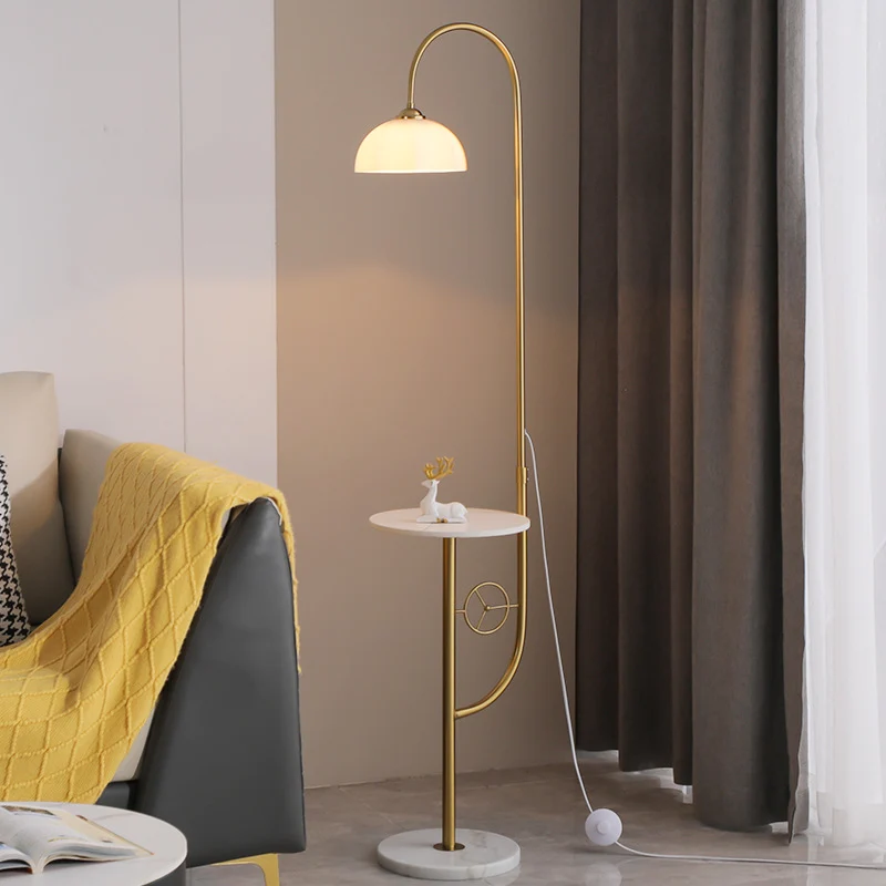 Moderne Stehlampe
