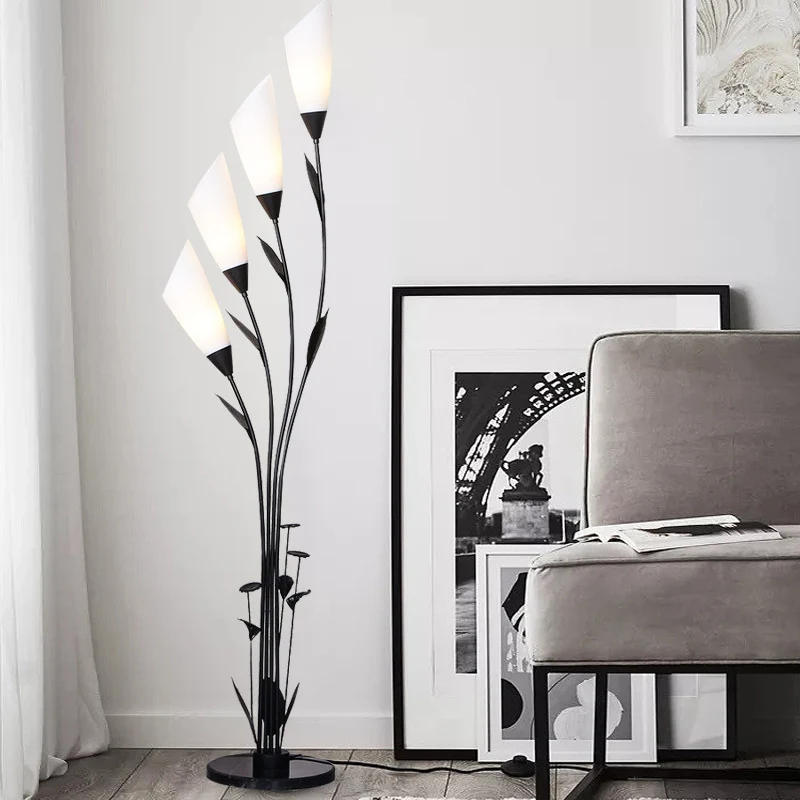 Moderne Künstlerische Stehlampe