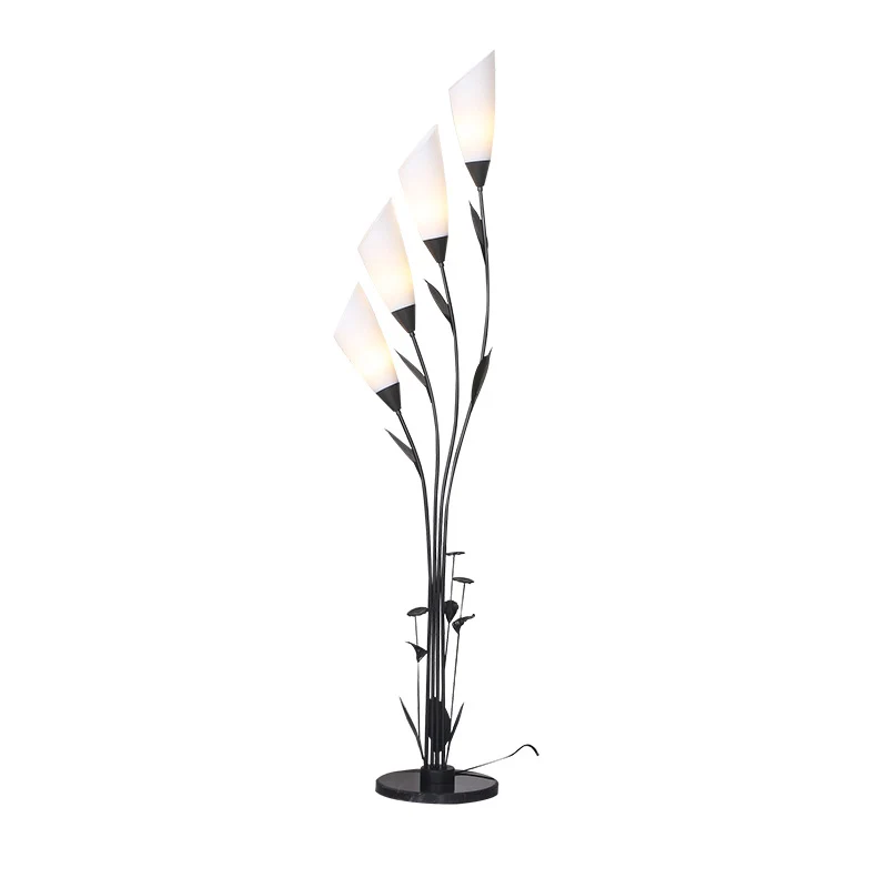 Moderne Künstlerische Stehlampe