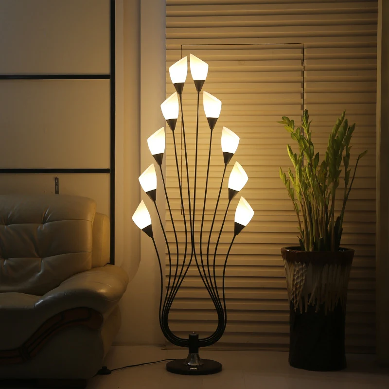 Moderne Künstlerische Stehlampe