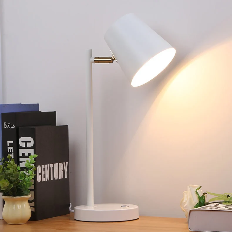 Moderne verstellbare Tischlampe