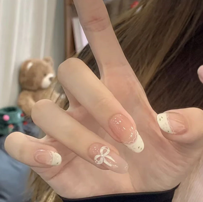 Elegantes dekoratives Nagelkunstset