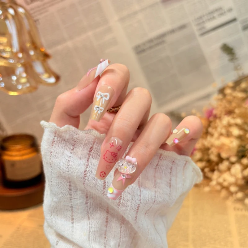 Elegantes, mit einer Schleife verziertes Press-On-Nagel-Set