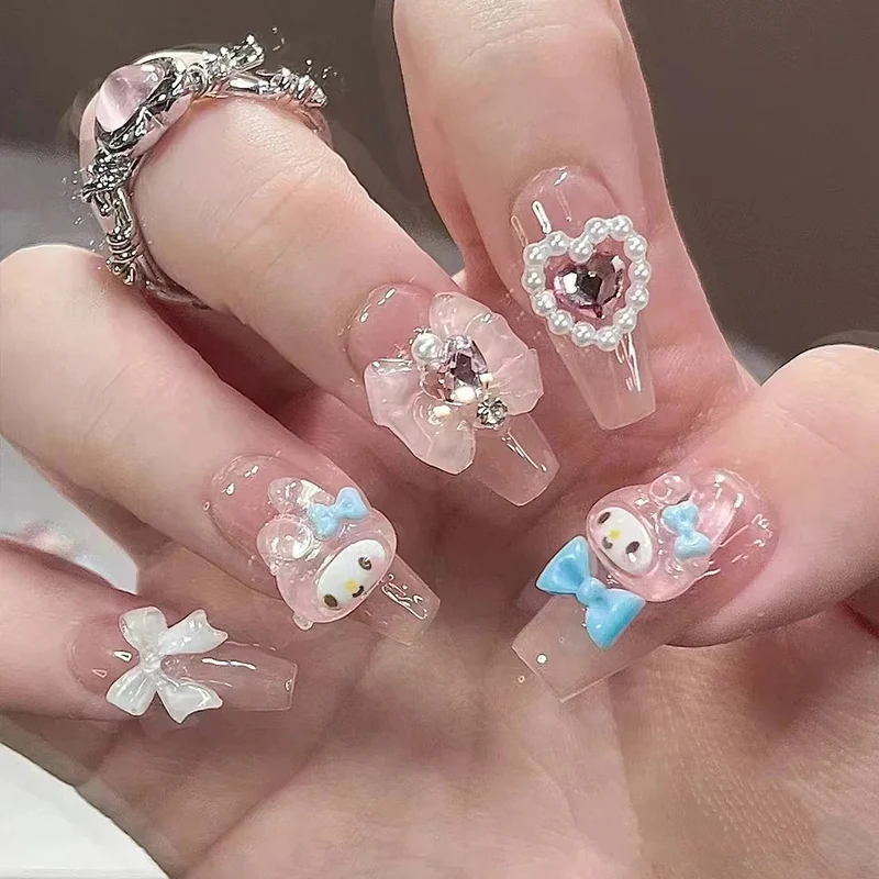 Elegante Künstlerische Stiletto Nagelverzierungen