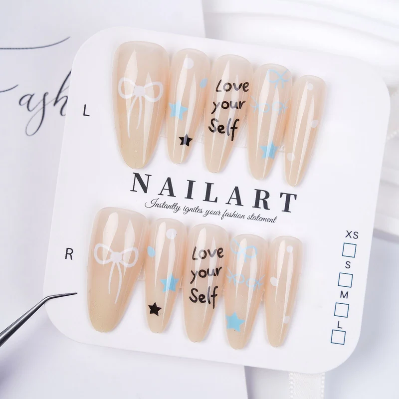 Dekorativer Stiletto Press-On Nagelset