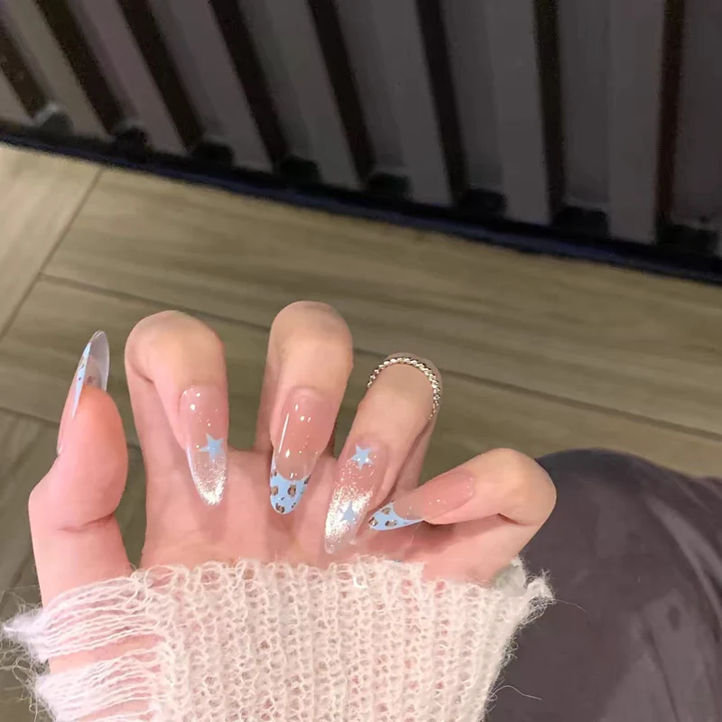 Dekorative Stiletto-Nagelspitzen