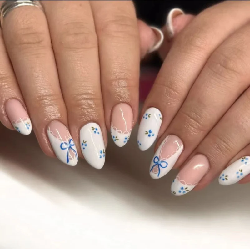 Dekorative Nagelkunst