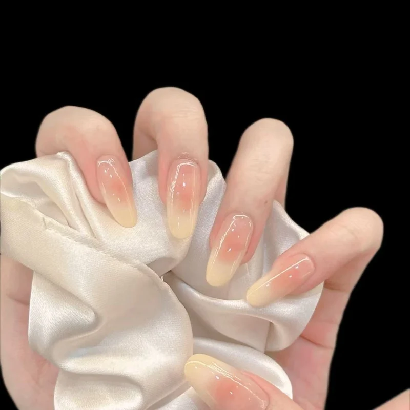 Dekorative Nagelkunst