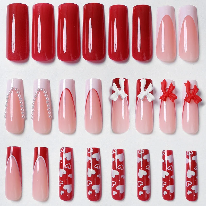 Elegante Herz-Verzierte Press-On Nagel Set