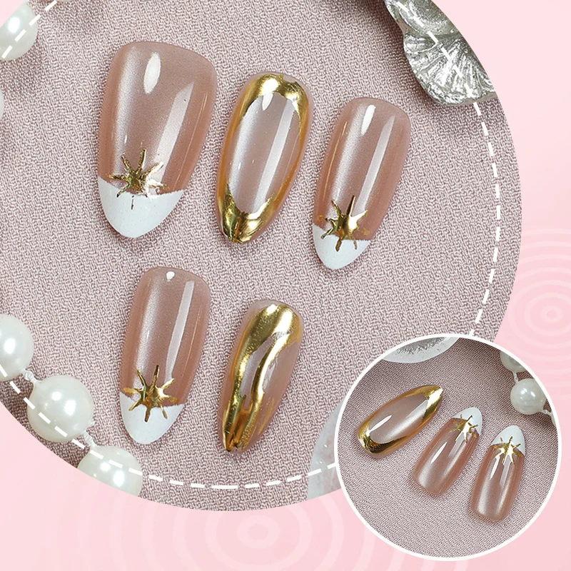 Elegantes Druck-Nagel-Set mit Goldakzenten