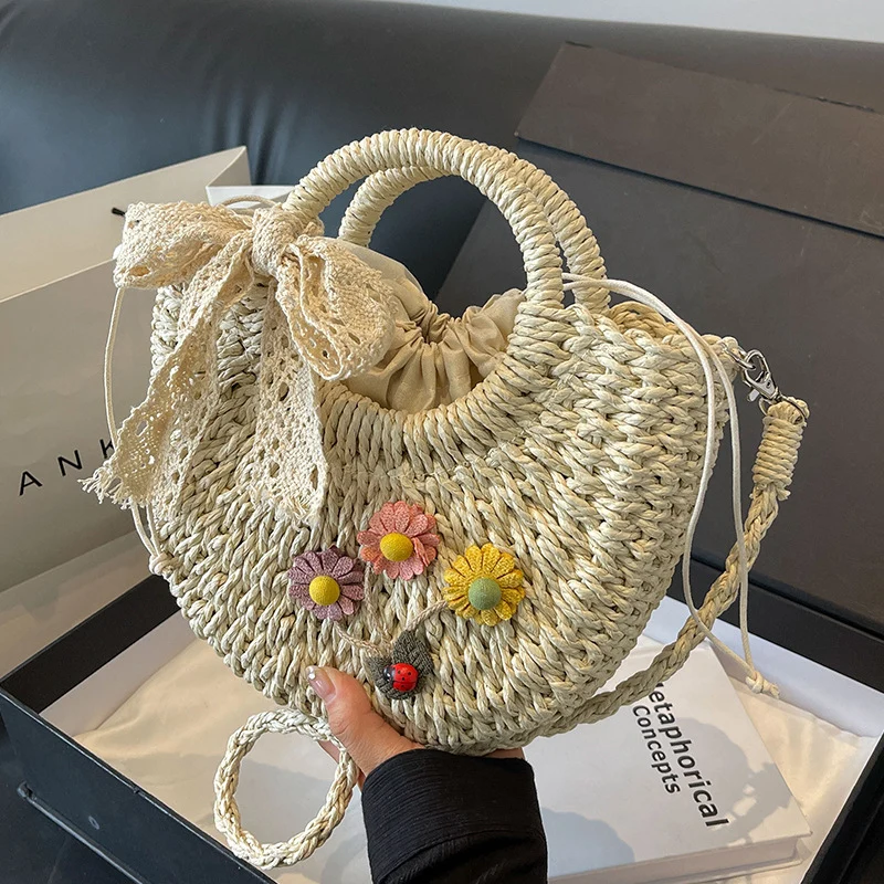 Handgefertigte Blumenakzent-Stroh-Handtasche