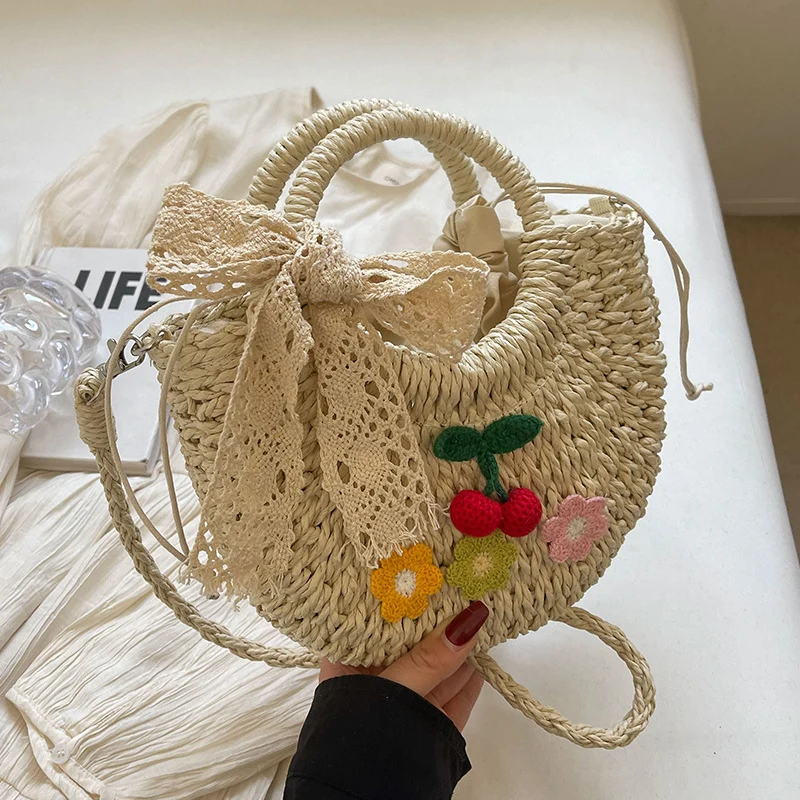Handgefertigte Blumenakzent-Stroh-Handtasche