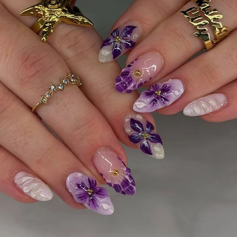 Blumige Eleganz Premium Press-On Nagelkunst