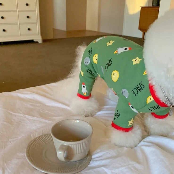 Hundeoverall mit vier Beinen aus Fleece