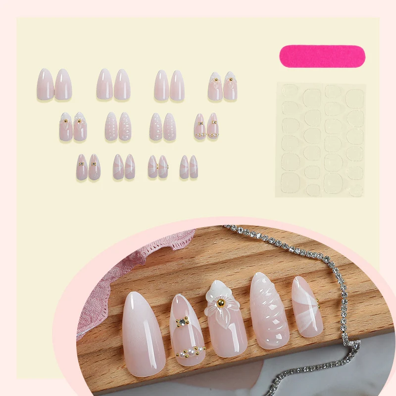 Elegantes dekoratives Press-On-Nail-Art-Design