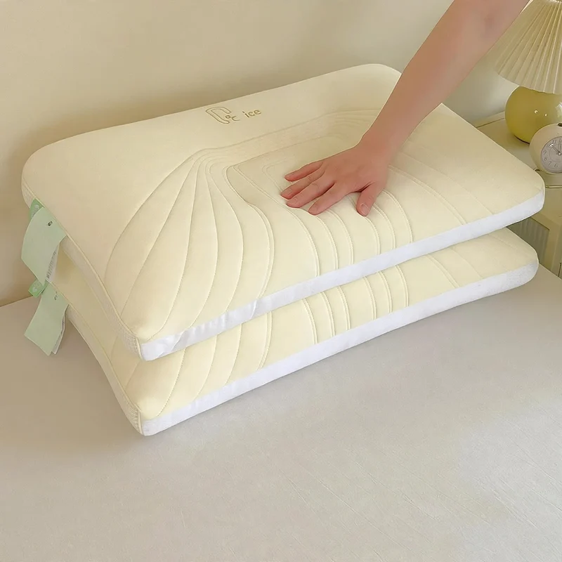 Kühlkissen mit Eiskseide-Bezug, ergonomisch