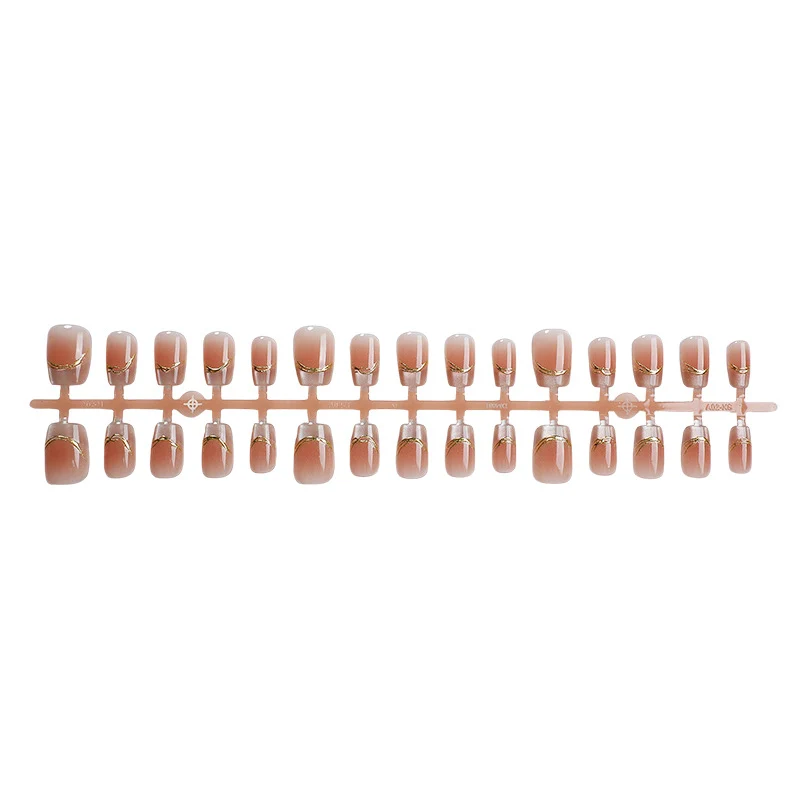 Elegantes Press-On Nagelset mit goldenen Akzenten