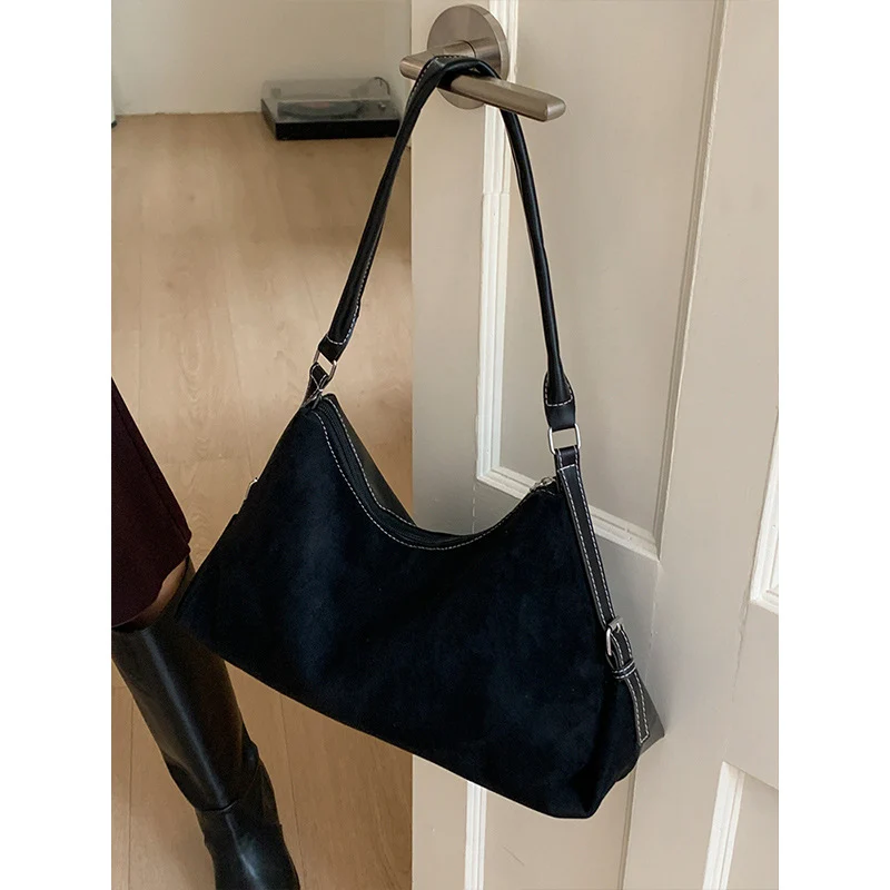 Elegante Wildleder Hobo-Handtasche