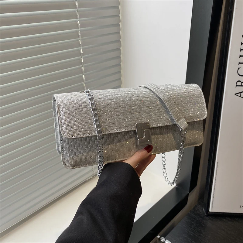 Elegante Nieten Abend-Clutch