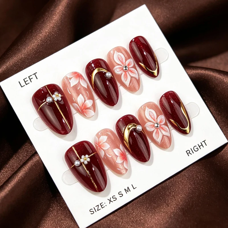 Elegantes Press-On-Nagelkunst-Set mit floralen Akzenten