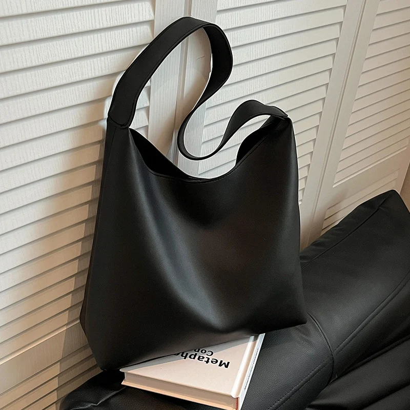 Moderne Minimalistische Schultertasche