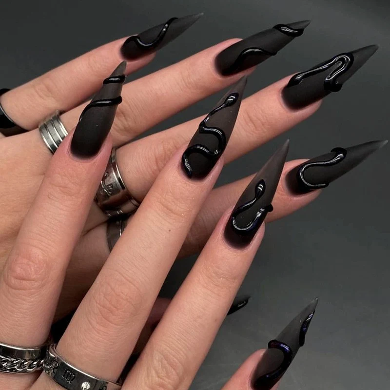 Elegantes Französisches Tipp Druck-On Nagelkunst Set