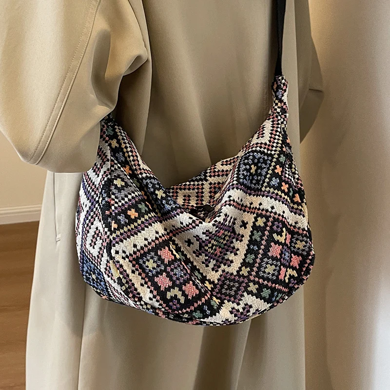 Ethnisch gemustertes Sling Bag