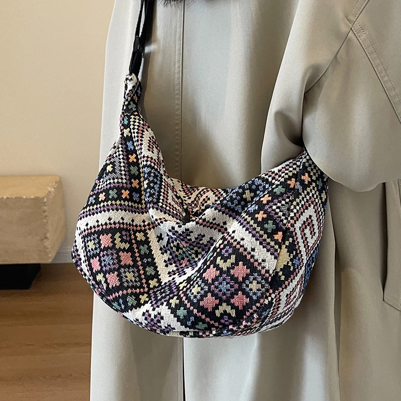 Ethnisch gemustertes Sling Bag