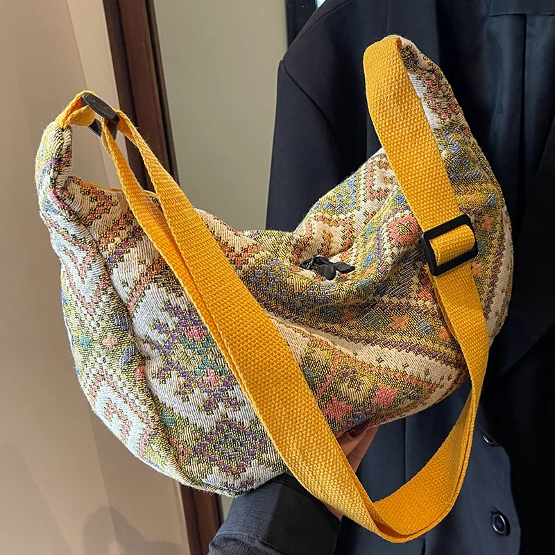 Ethnisch gemustertes Sling Bag