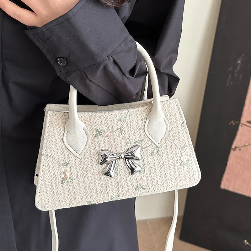 Elegante bestickte Mini-Handtasche