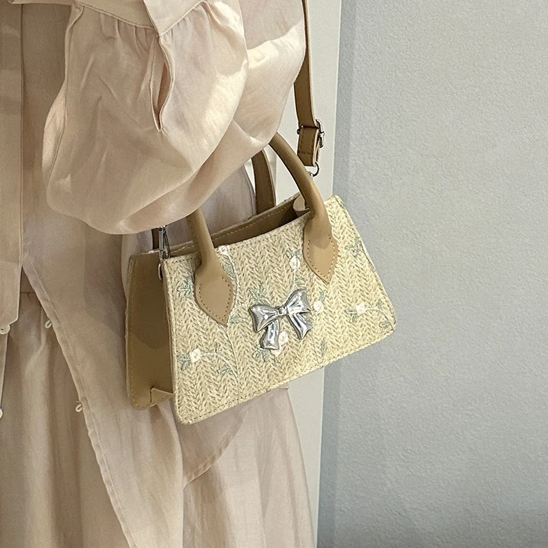 Elegante bestickte Mini-Handtasche
