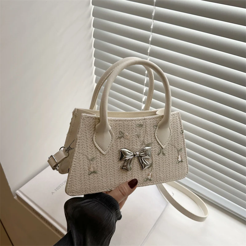 Elegante bestickte Mini-Handtasche