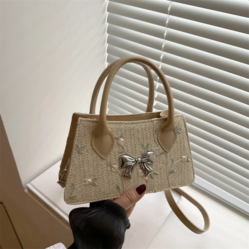 Elegante bestickte Mini-Handtasche