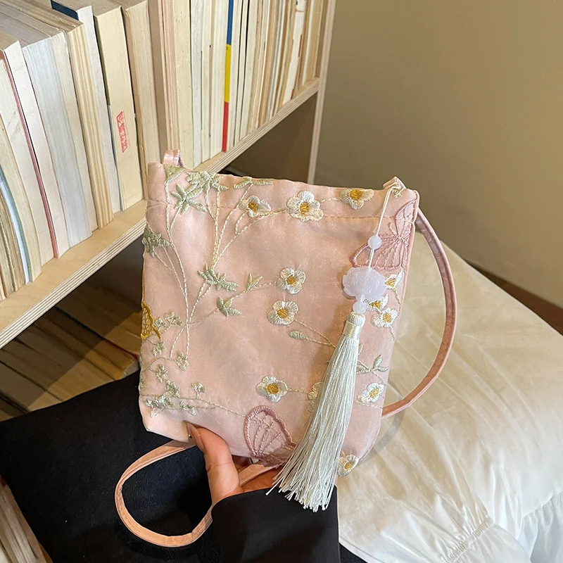 Elegante bestickte Umhängetasche