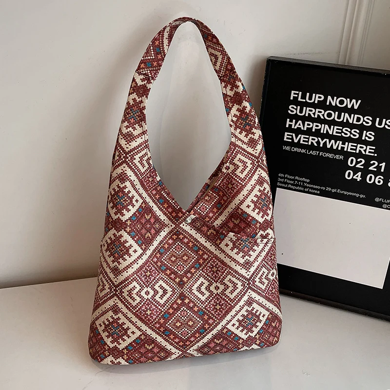 Ethnisch inspiriertes gemustertes Sling Bag