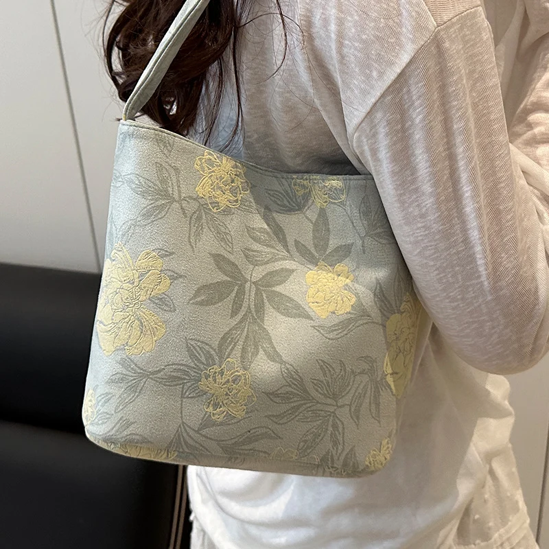 Bestickte florale Schultertasche
