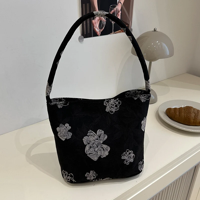 Bestickte florale Schultertasche