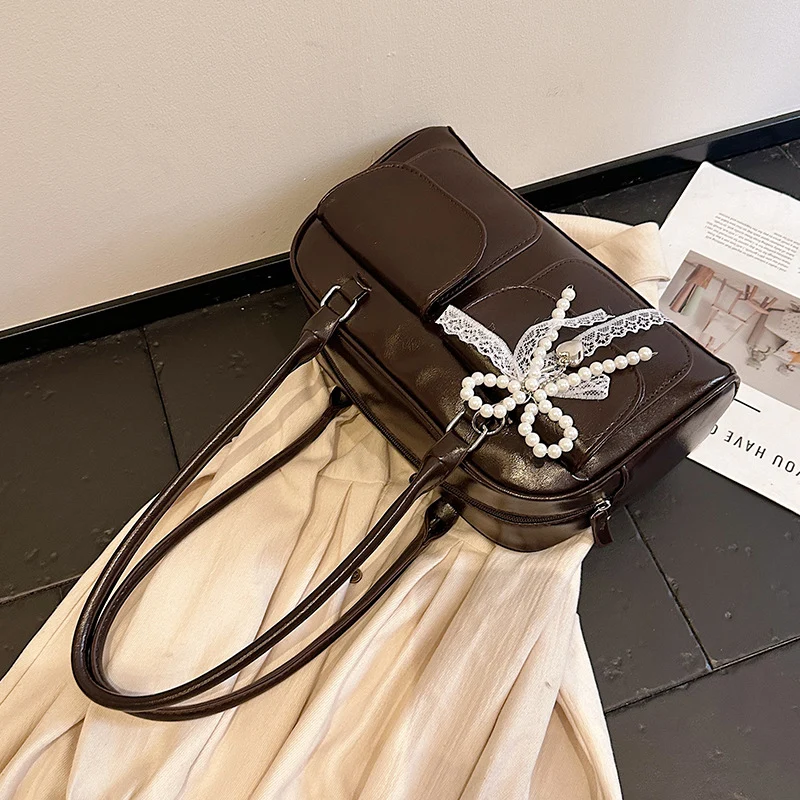 Elegant Verzierten Handgefertigten Schultertasche