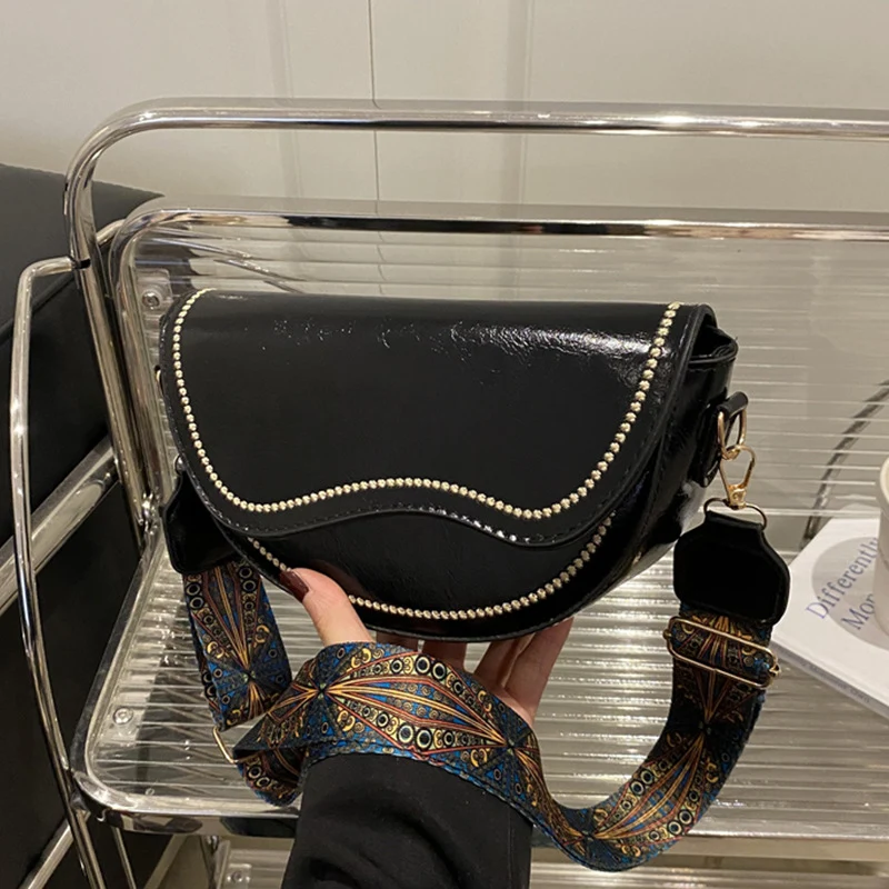 Elegante strukturierte Umhängetasche