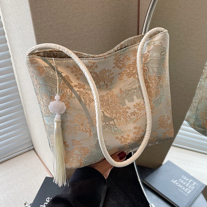 Elegante Satin Schultertasche