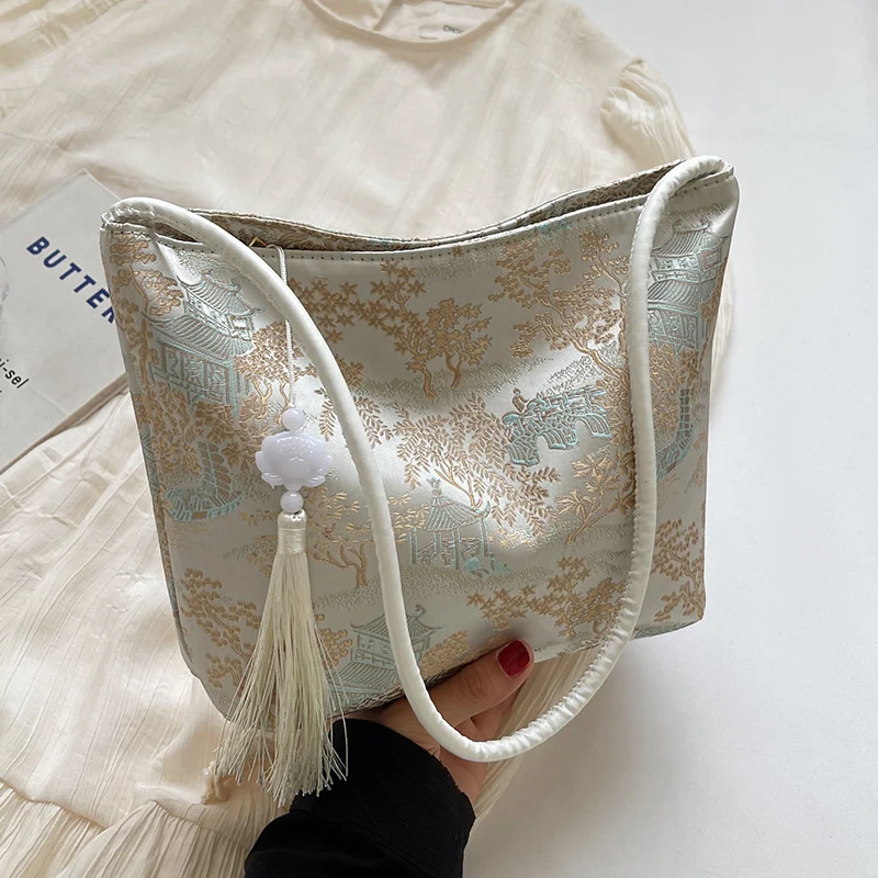 Elegante Satin Schultertasche