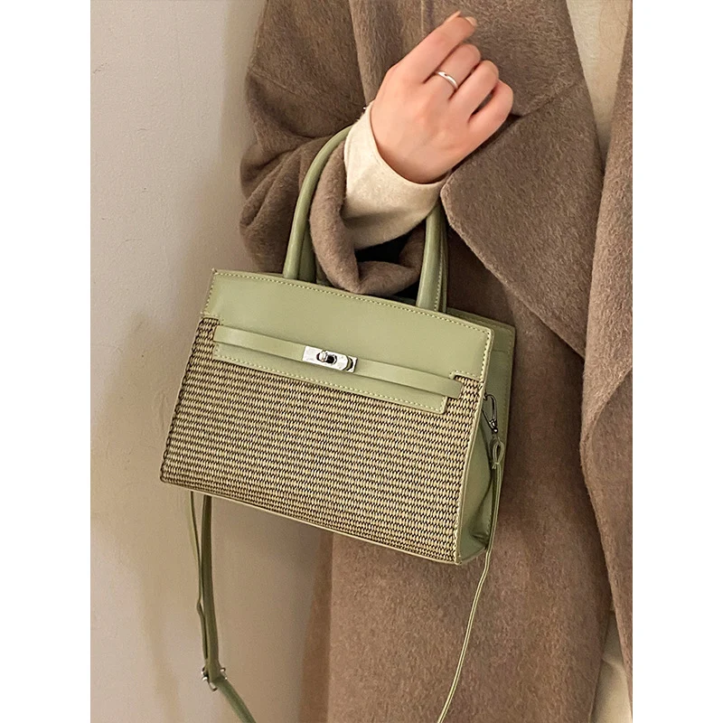 Elegante gewebte Handtasche mit abnehmbarem Schulterriemen