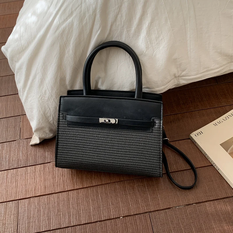 Elegante gewebte Handtasche mit abnehmbarem Schulterriemen