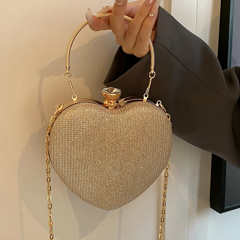 Glamouröse herzförmige Abend-Clutch