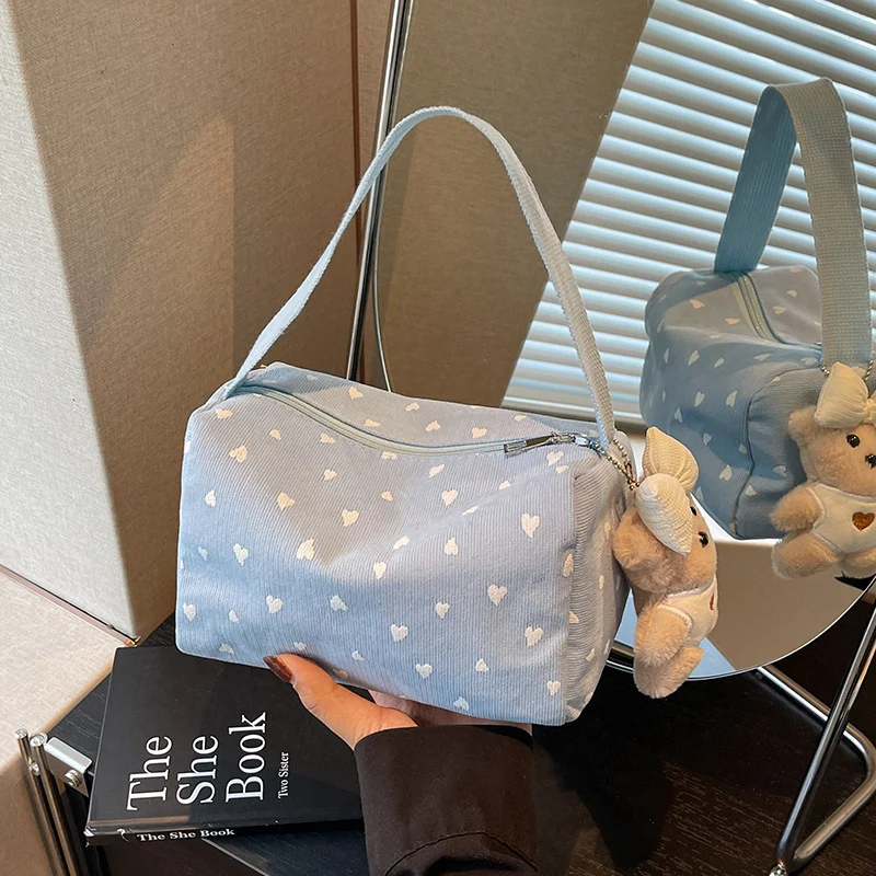 Hübsche Handtasche mit Herzmuster
