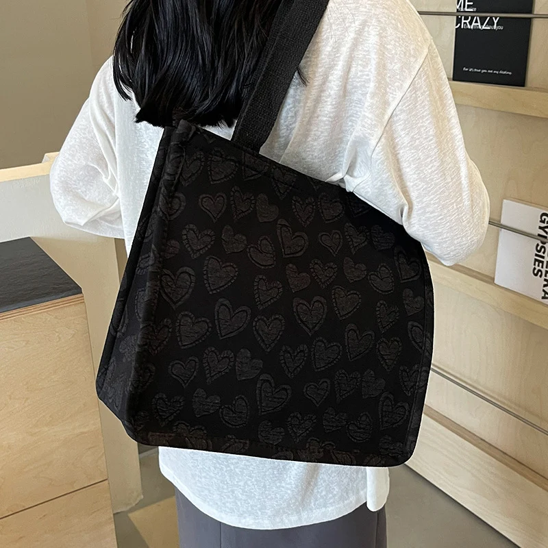 Herz-bestickte Utility Tote