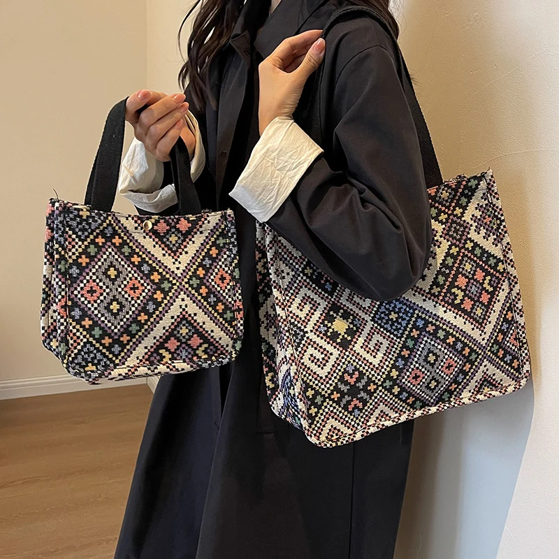 Handgefertigte geometrisch gemusterte Tote Bag