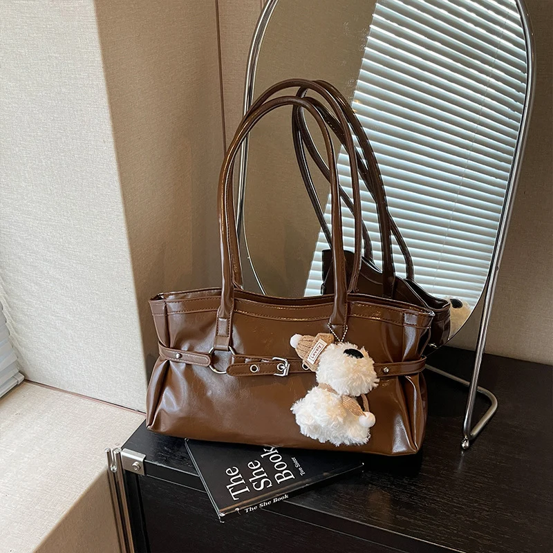 Elegante Handtasche aus Lackleder